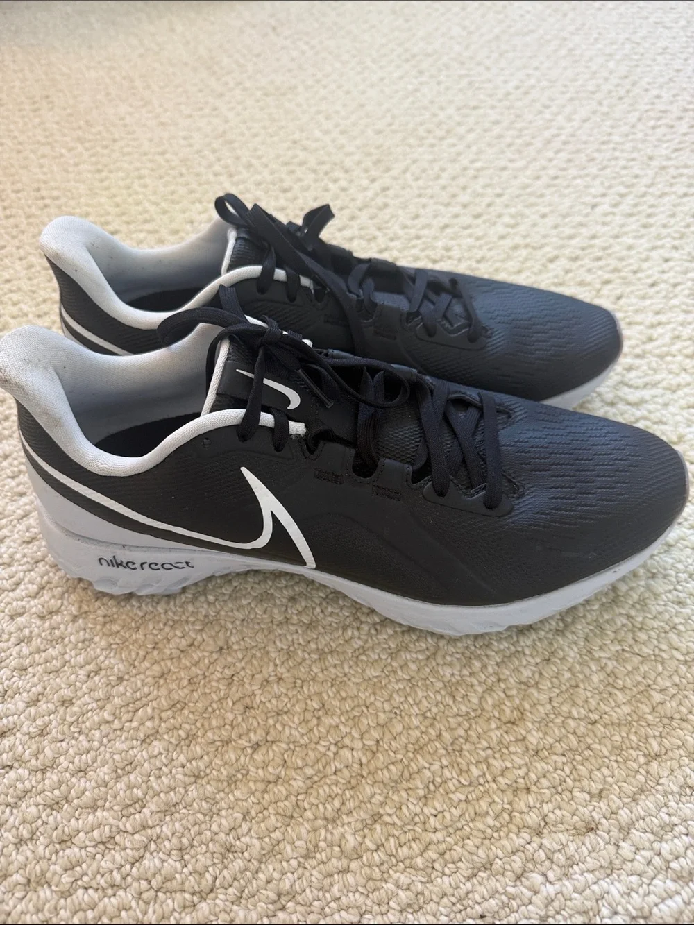 Nike Men's Black and White Athletic Trainers
